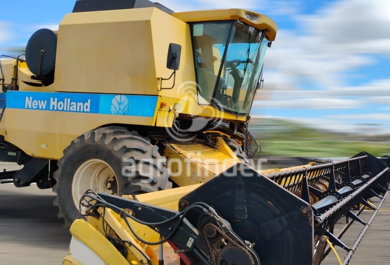 Colheitadeira New Holland TC 5090 ano 2008 - TC 5090 - Máquinas Agrícolas