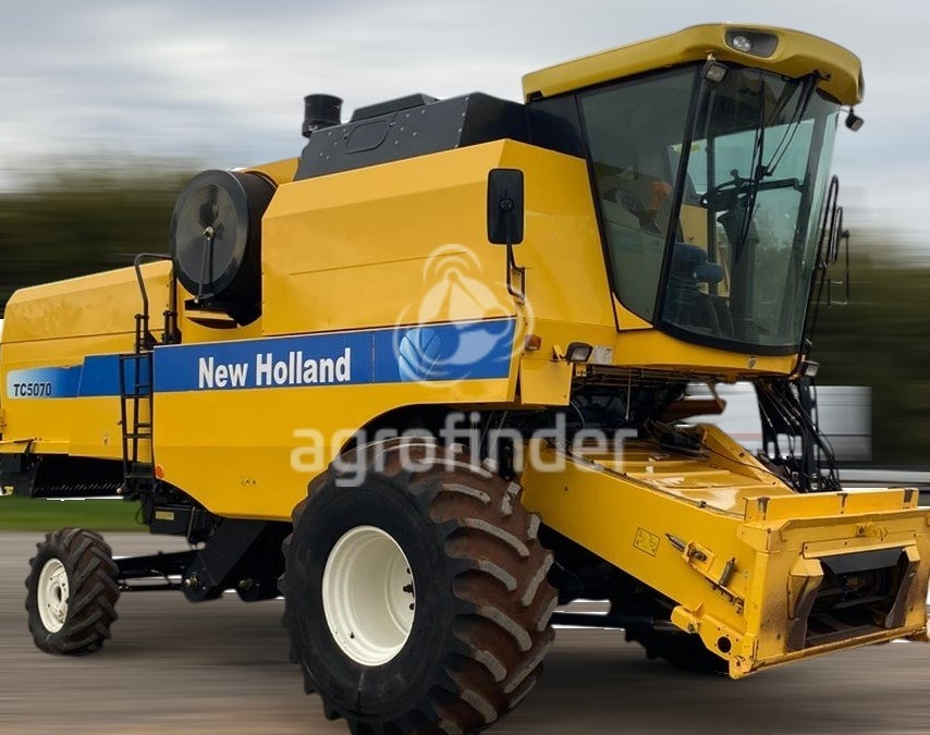 Colheitadeira New Holland TC 5070 ano 2012