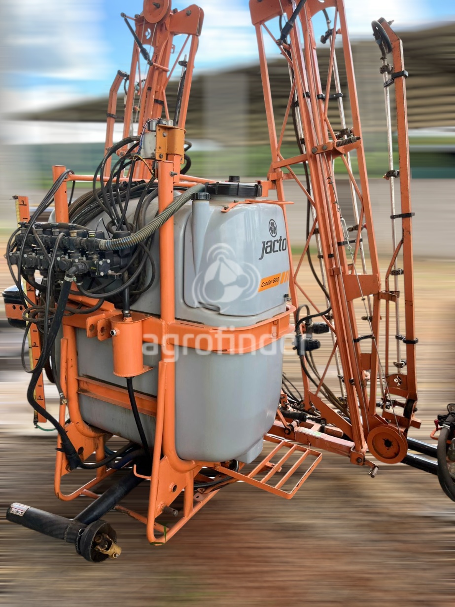 Pulverizador Jacto CONDOR 800 ano 2014