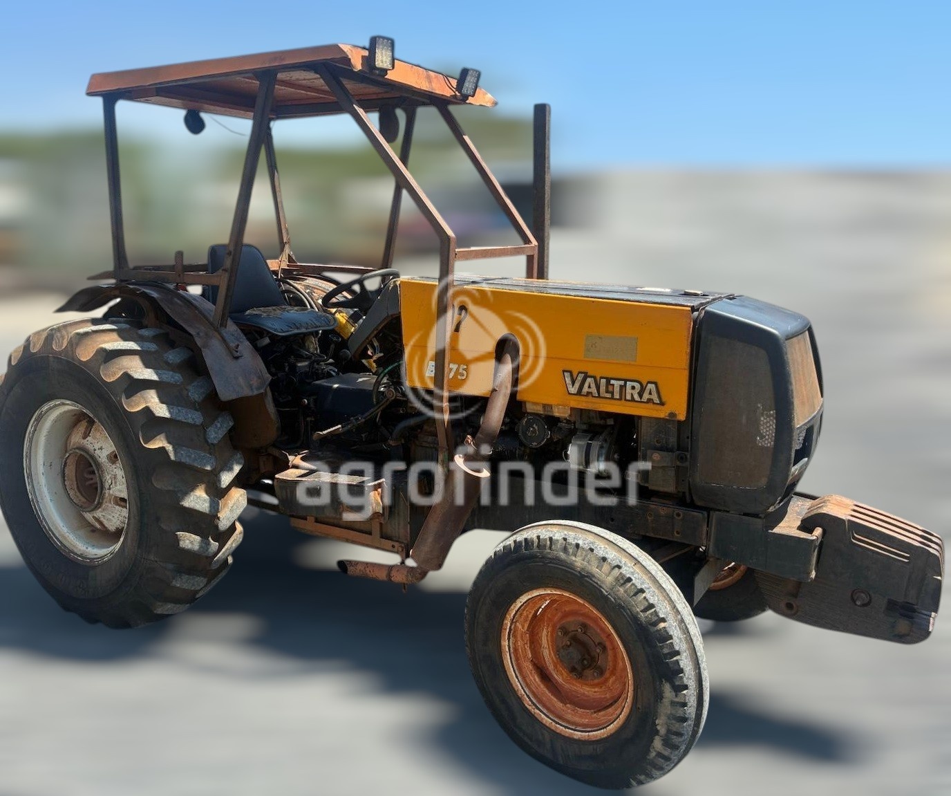 Trator Valtra BF75 ano 2008