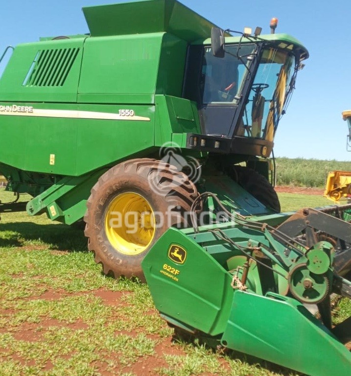 Colheitadeira John Deere 1550 ano 2002 - 1550 - Máquinas Agrícolas