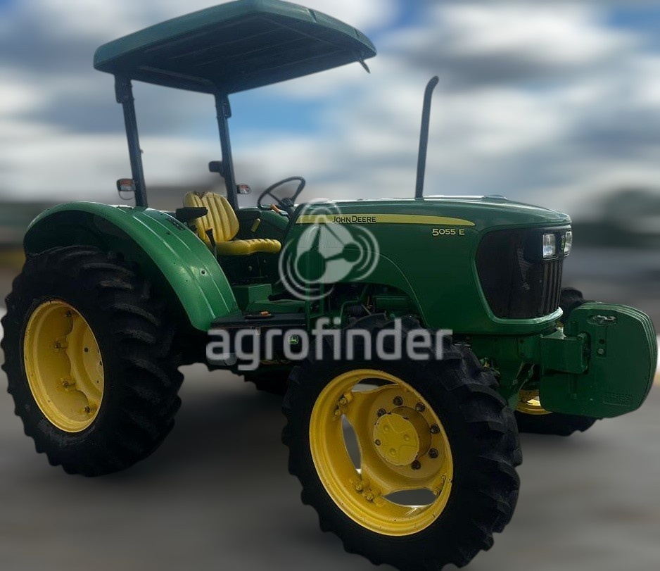 Trator John Deere 5055E ano 2015
