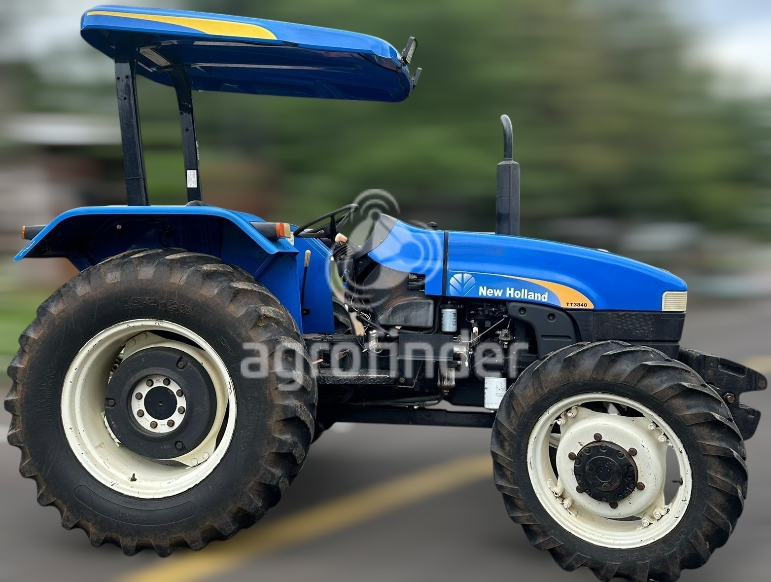 Trator New Holland TT3840 ano 2012