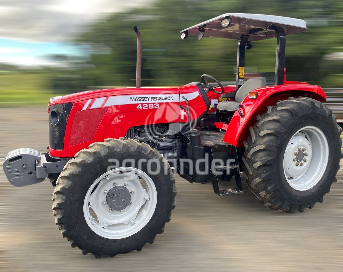 Trator Massey Ferguson MF 4283 ano 2011