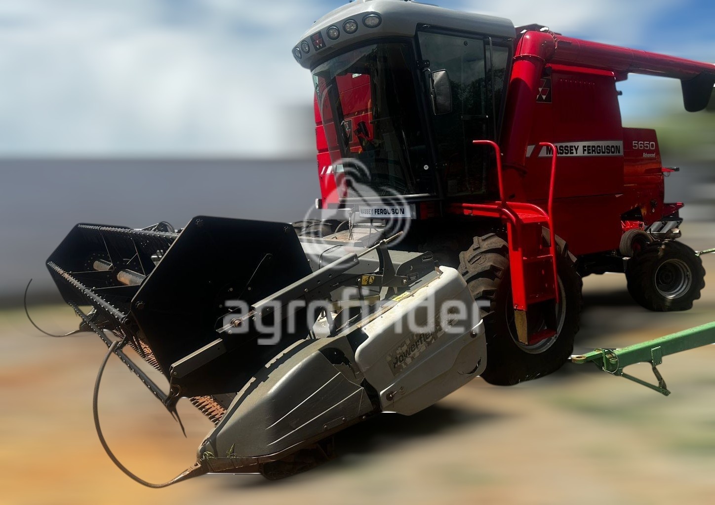 Colheitadeira Massey Ferguson MF 5650 ano 2011 - MF 5650 - Máquinas Agrícolas
