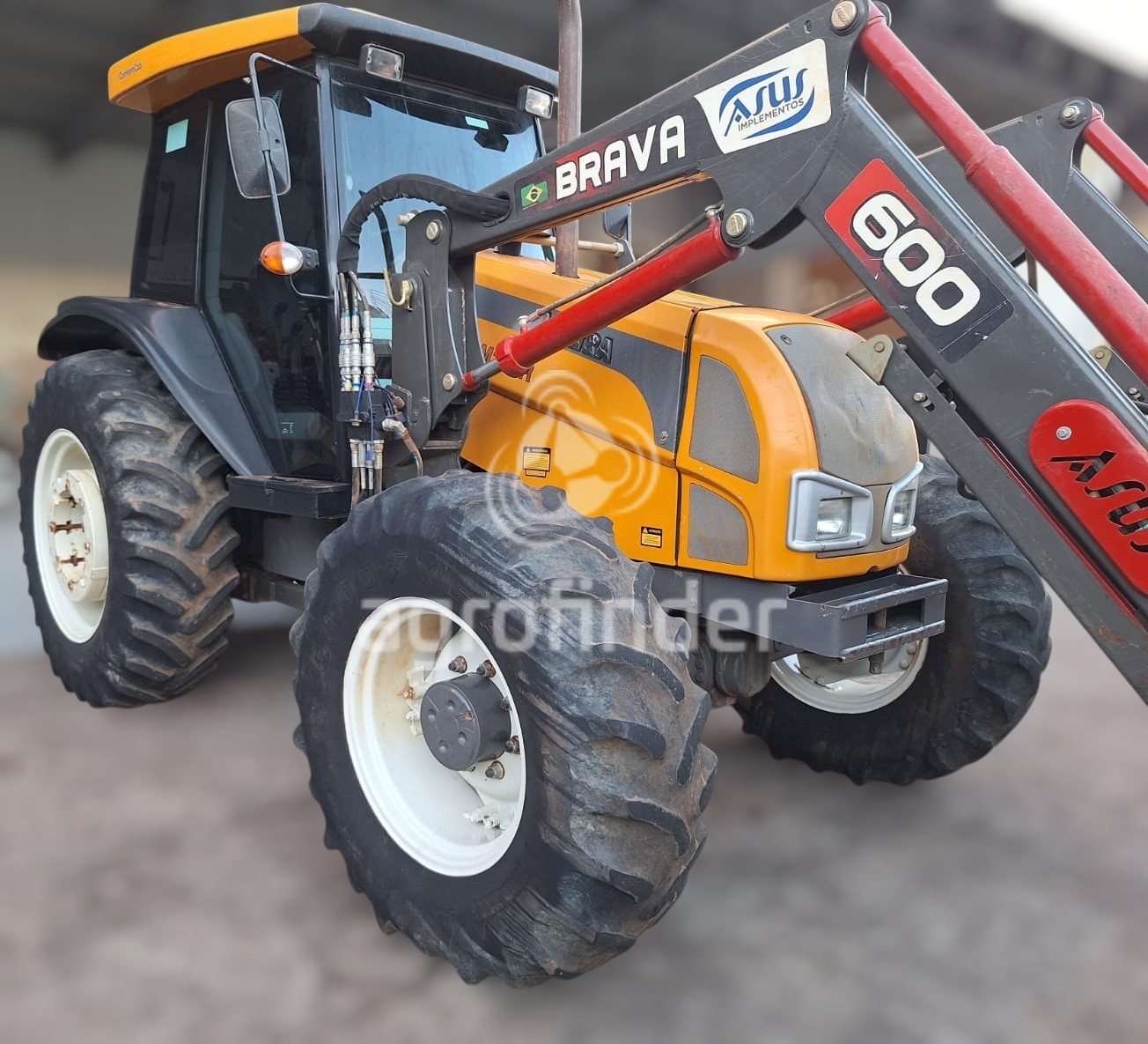 Trator Valtra BM 100 ano 2018 - BM 100 - Máquinas Agrícolas