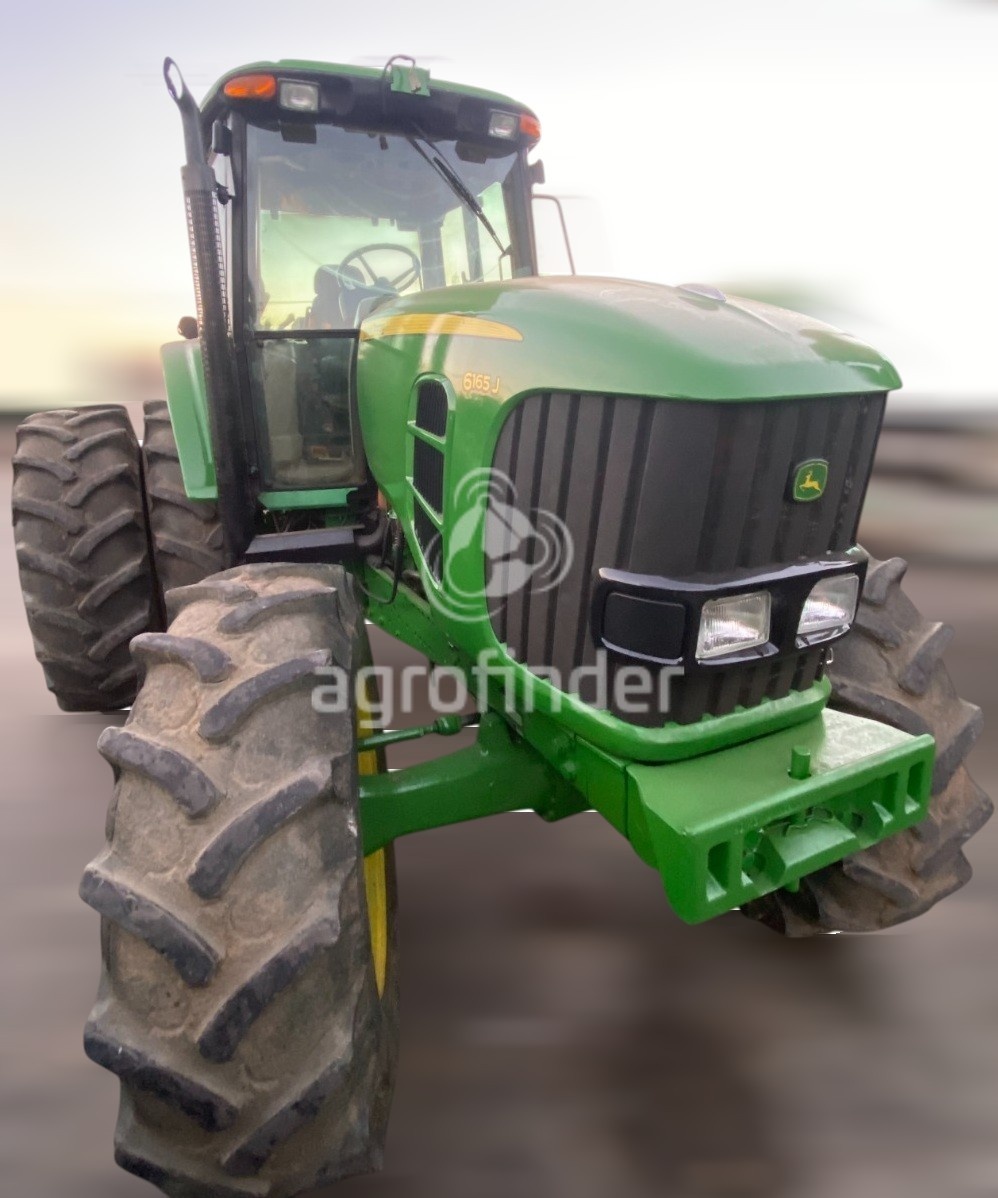 Trator John Deere 6165J ano 2012