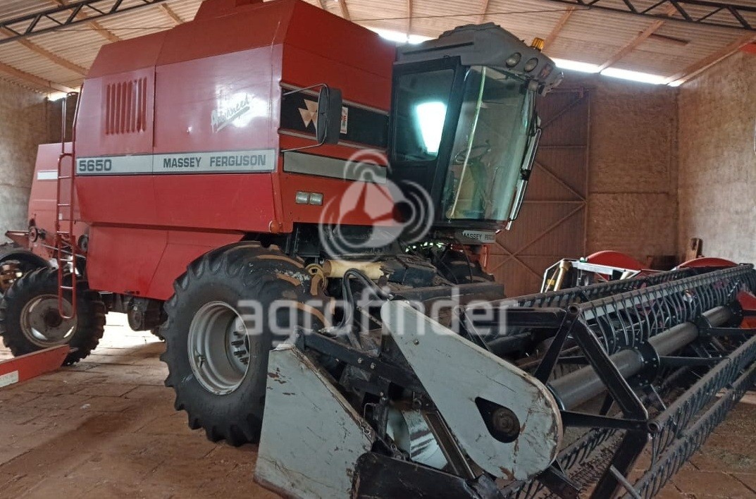 Colheitadeira Massey Ferguson MF 5650 ano 2004