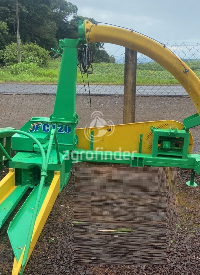 Ensiladeira JF C-120 ano 2015