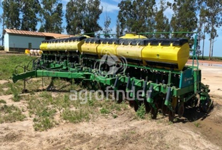 Plantadeira John Deere 2130 CC ano 2012