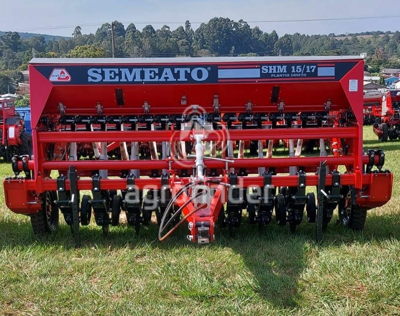 Plantadeira Semeato SHM 15/17 ano 2004 - SHM 15/17 - Implementos para Plantio