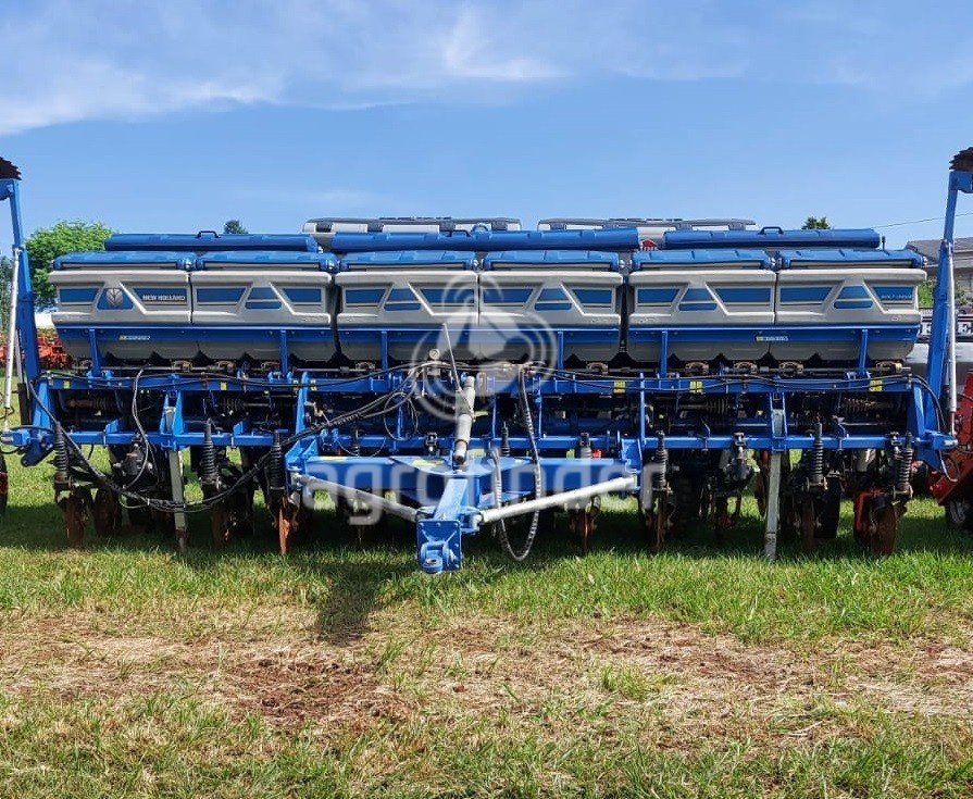 Plantadeira New Holland SOLT 13 E ano 2013 - SOLT 13 E - Implementos para Plantio