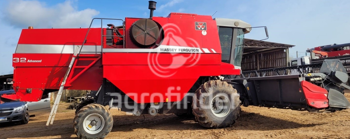 Colheitadeira Massey Ferguson 32 Advanced ano 2012