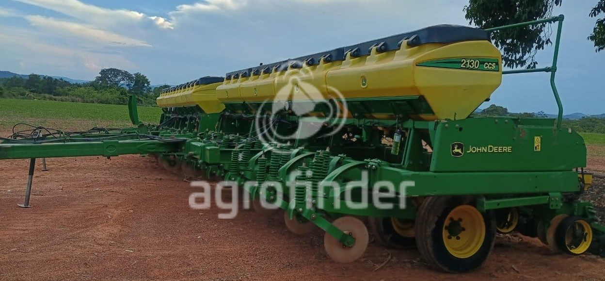 Plantadeira John Deere 2130 CC ano 2020 - 2130 CC - Implementos para Plantio