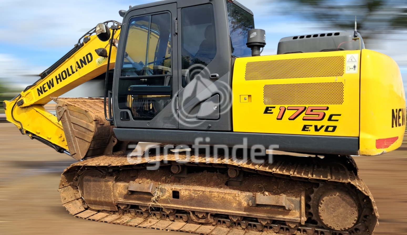 Escavadeira New Holland E 175 C ano 2021 - E 175 C - Máquinas de Linha Amarela