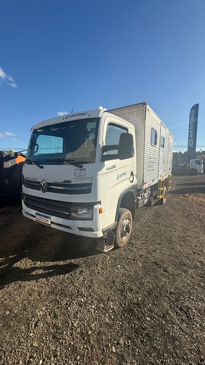 Caminhão Volkswagen 11180 4x2 ano 2022
