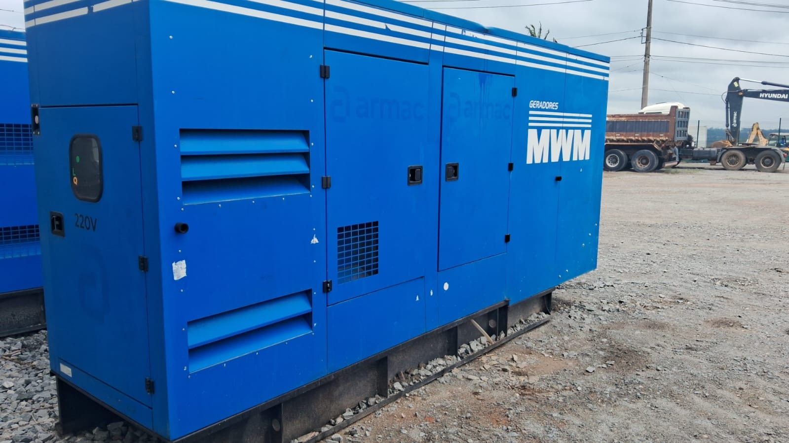 Gerador de Energia MWM 550KVA ano 2022 - 550KVA - Outros