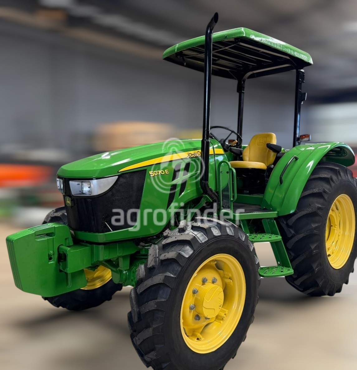 Trator John Deere 5070E ano 2023 - 5070E - Máquinas Agrícolas