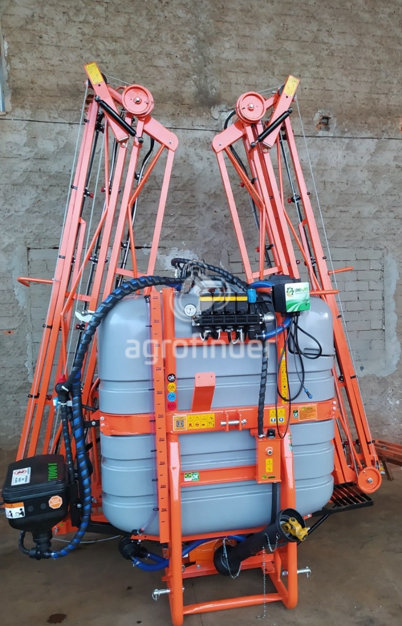 Pulverizador Unifort 1000 L ano 2023