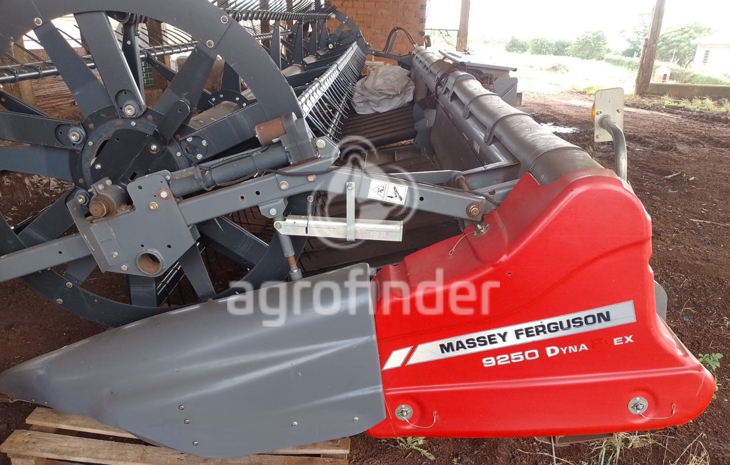 Plataforma Massey Ferguson 25 pés ano 2017