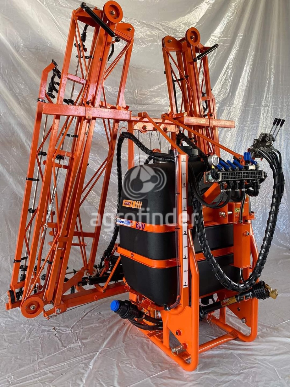 Pulverizador PARANA 600 L ano 2024