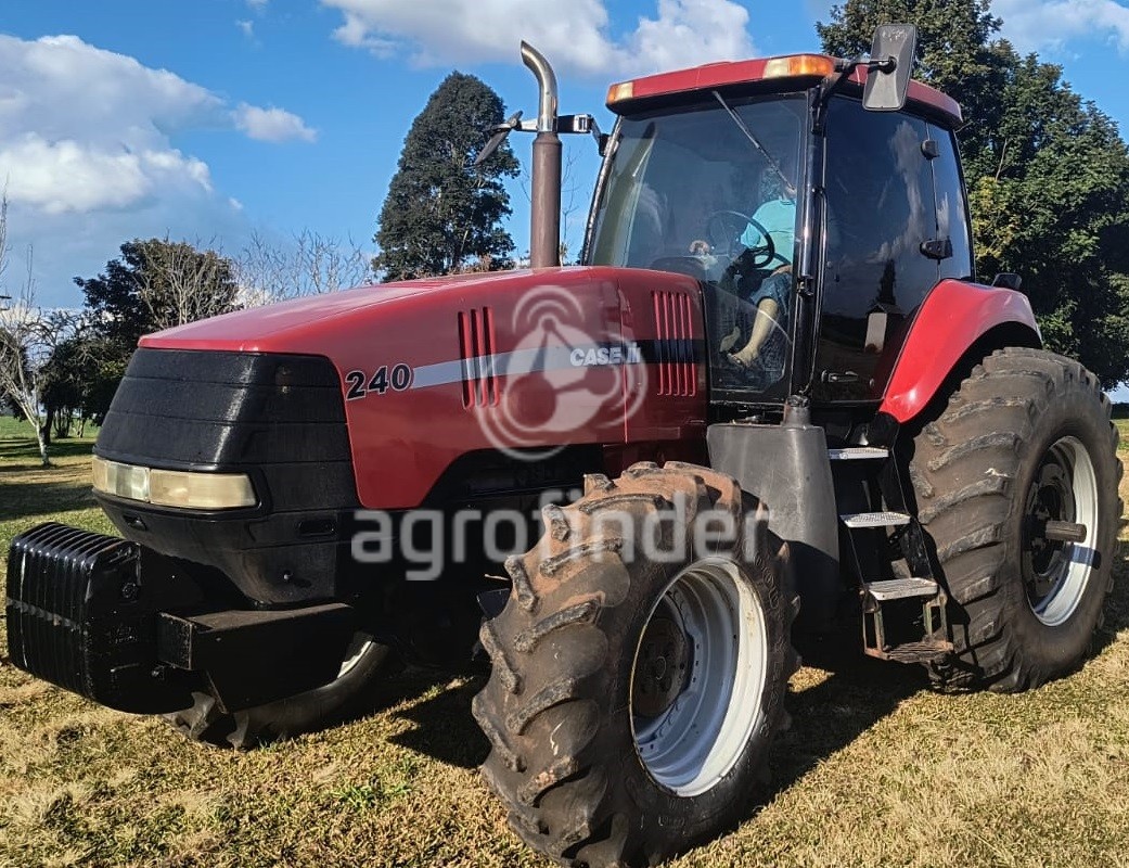 Trator Case MAGNUM 240 ano 2010