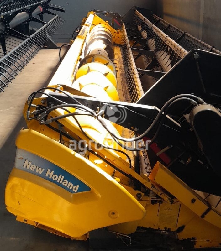 Plataforma New Holland 25 PÉS ano 2011