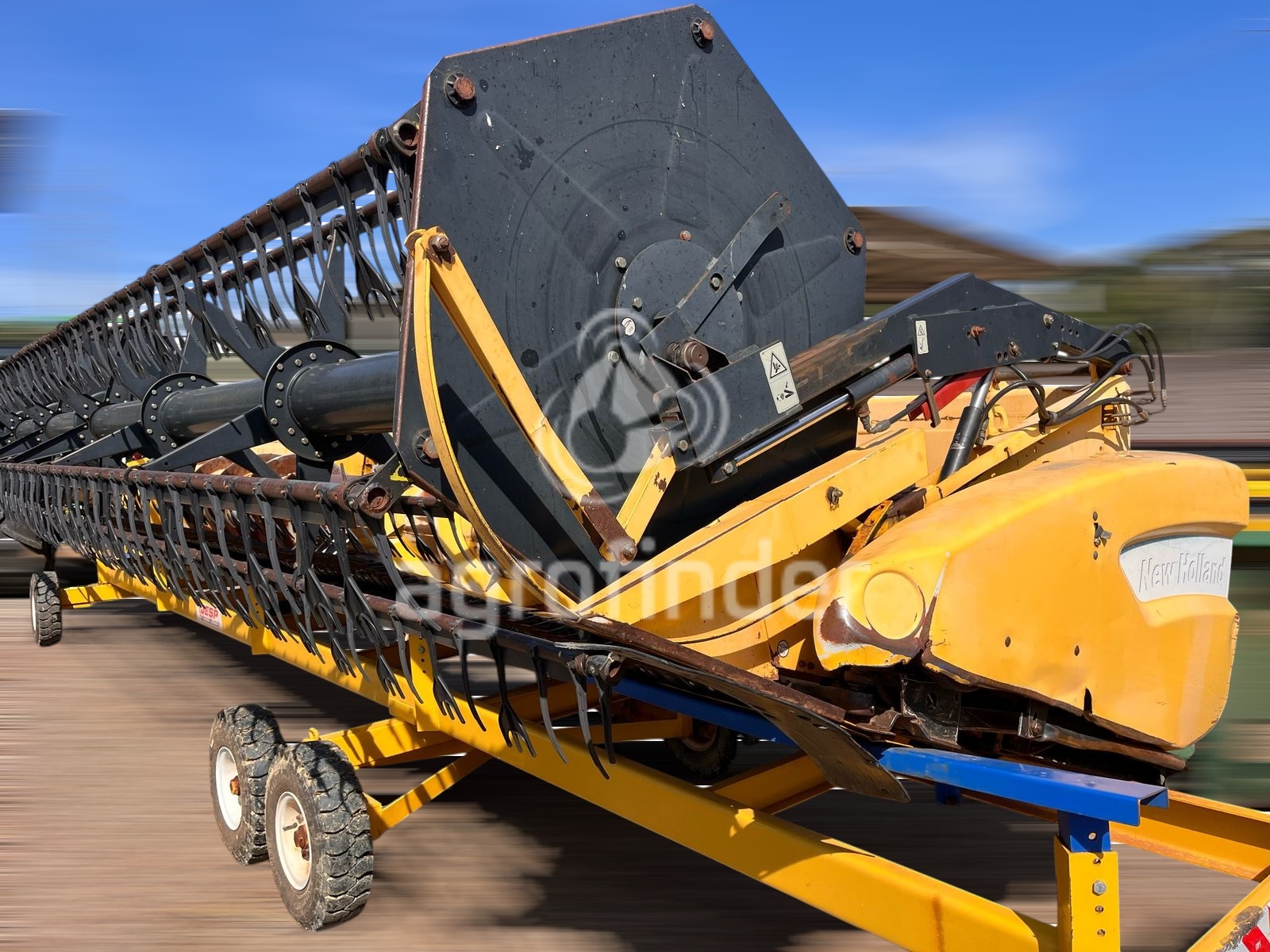 Plataforma New Holland 25 PÉS ano 2009