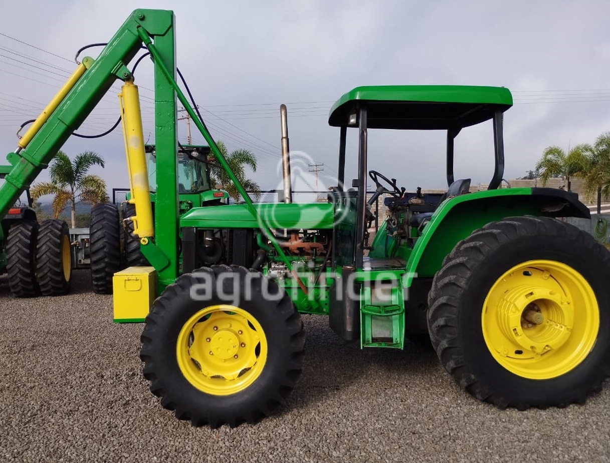 Trator John Deere 6600 ano 2000 - 6600 - Máquinas Agrícolas