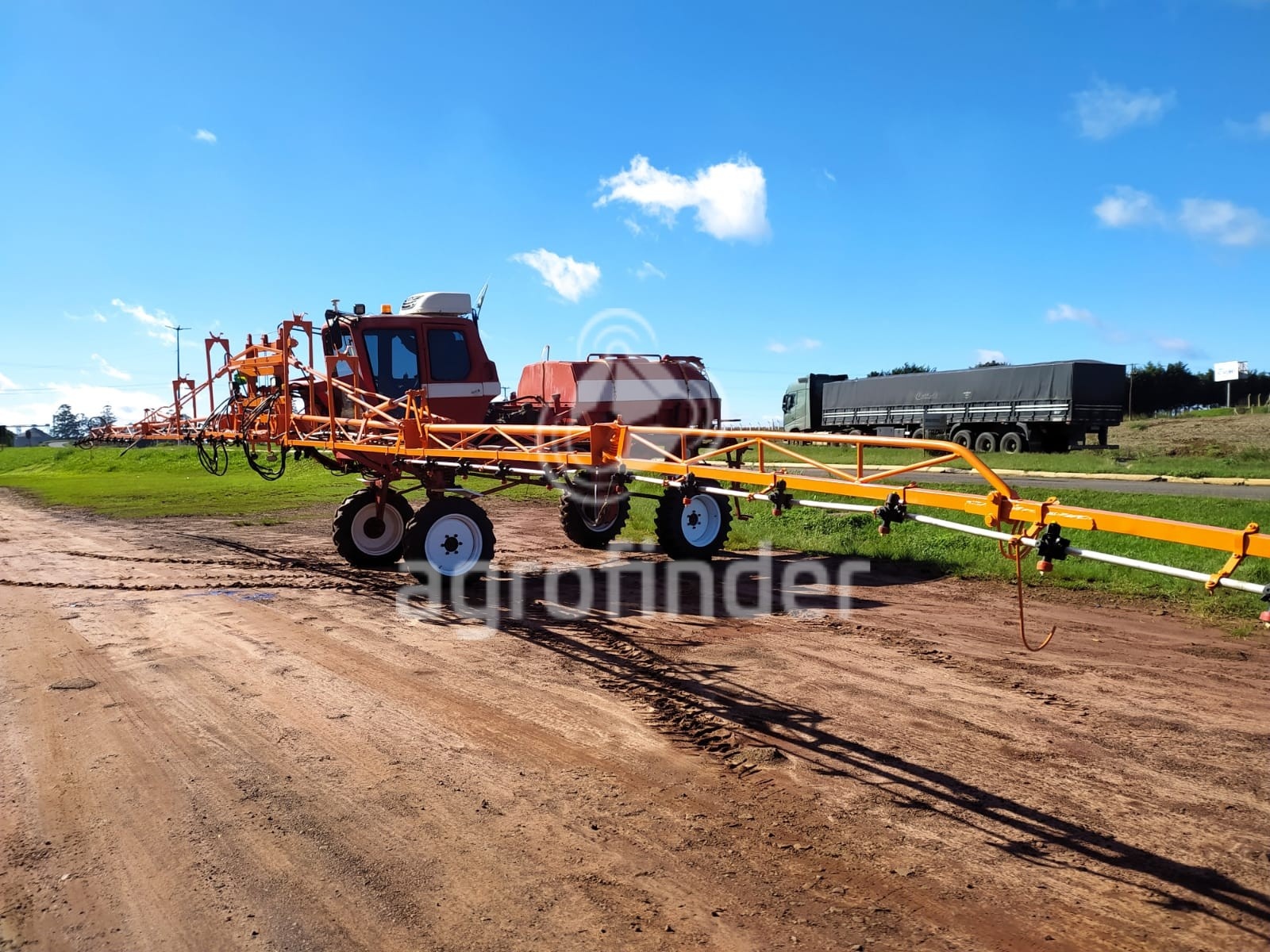 Pulverizador Autopropelido Max System 2000 Litros ano 2000