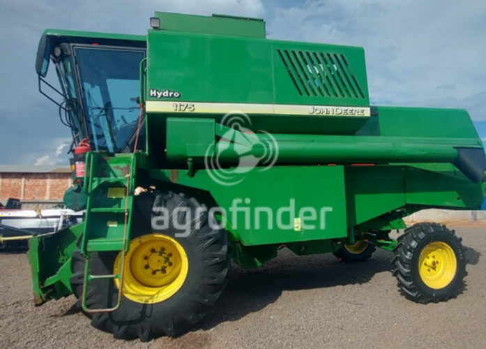 Colheitadeira John Deere 1175 ano 2013