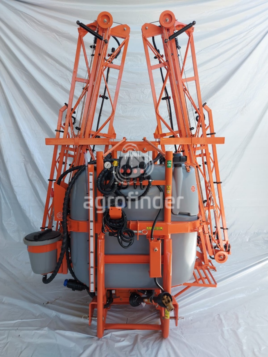 Pulverizador PARANA 800 L ano 2024