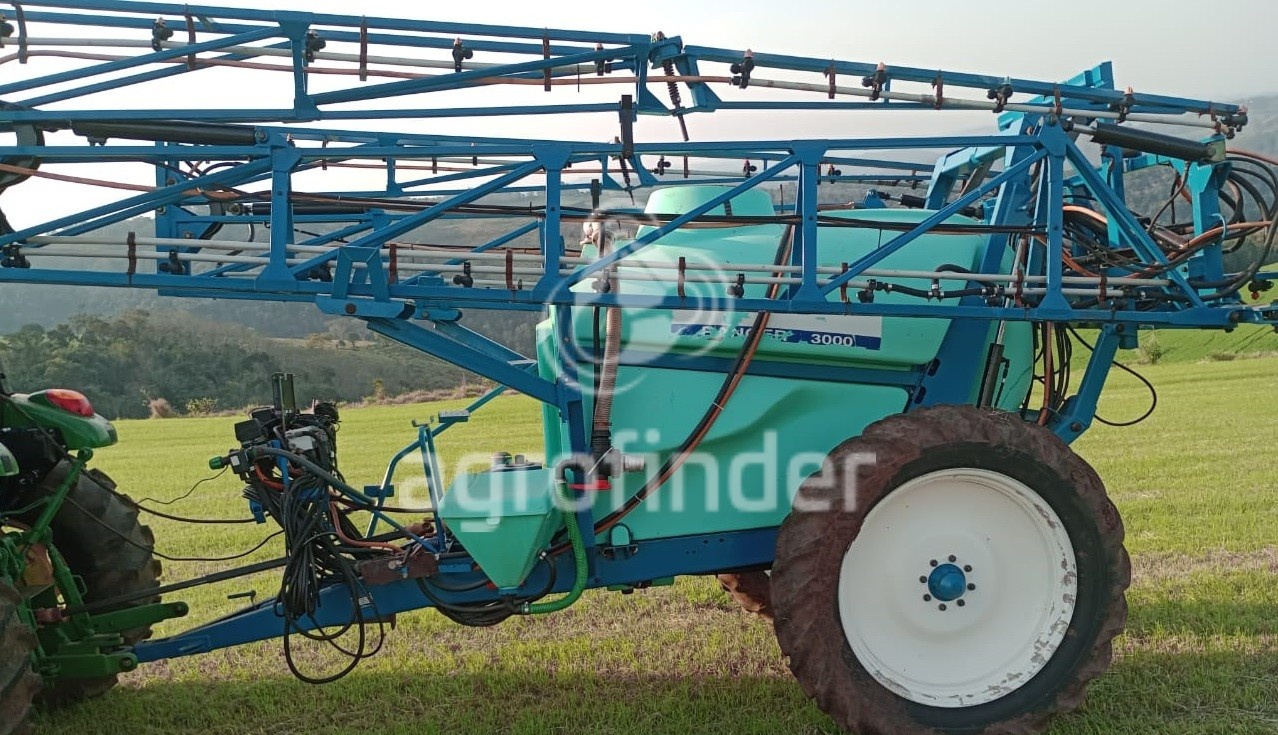 Pulverizador Montana Ranger 3000 ano 2016