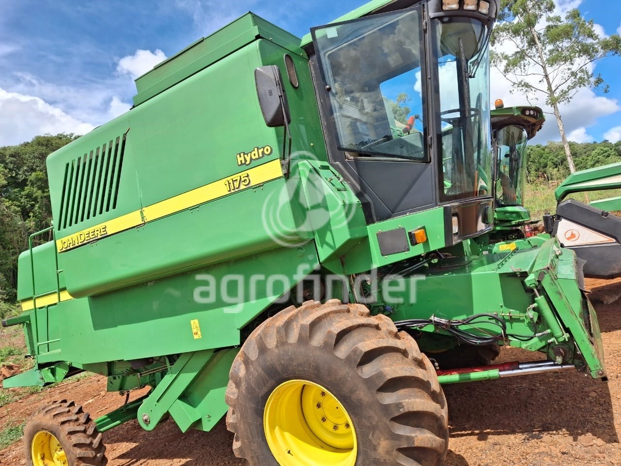 Colheitadeira John Deere 1175 ano 2010