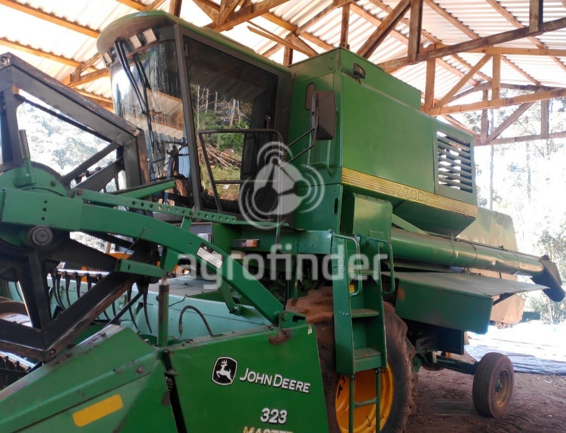 Colheitadeira SLC 7700 ano 1996