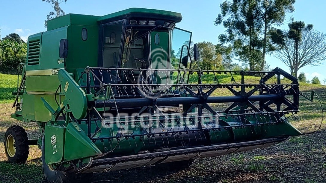 Colheitadeira John Deere 1175 ano 2001