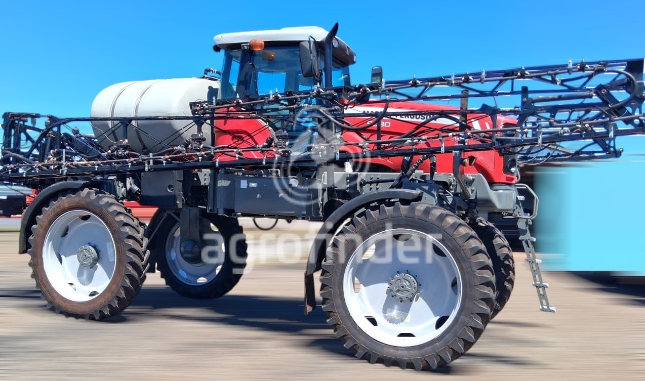 Pulverizador Autopropelido Massey Ferguson MF 9030 ano 2014