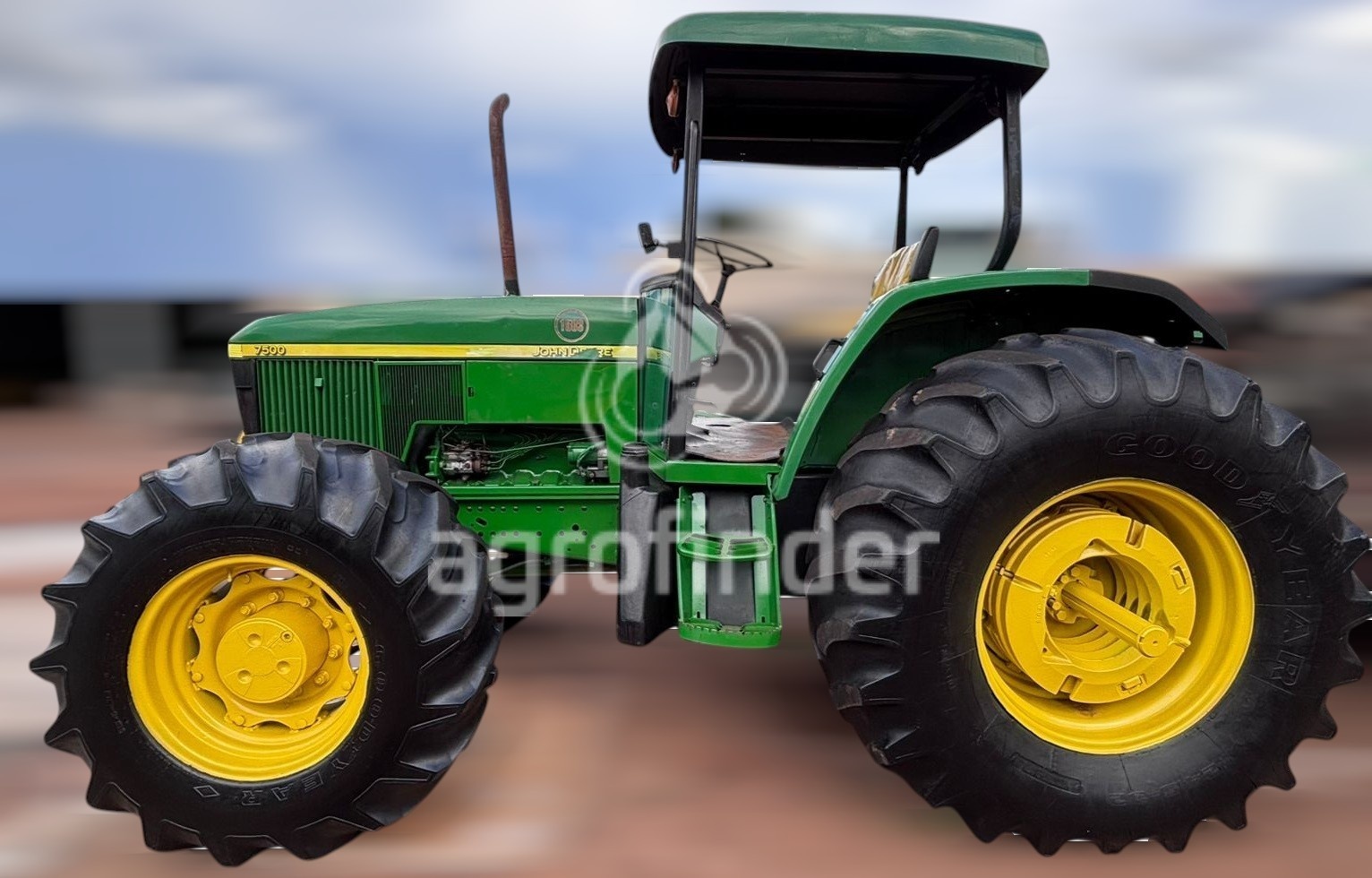Trator John Deere 7500 ano 2001