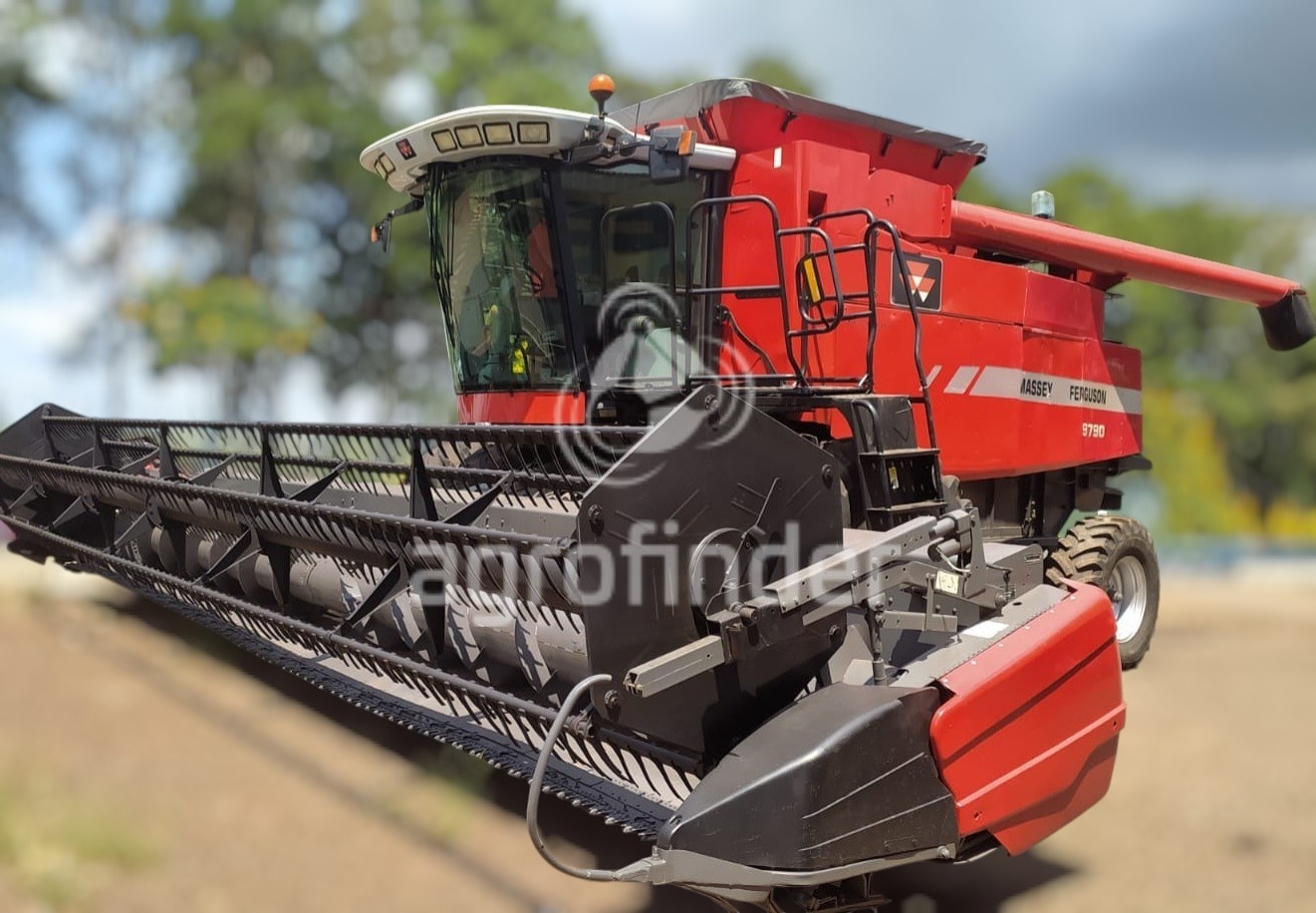 Colheitadeira Massey Ferguson MF9790 ano 2009
