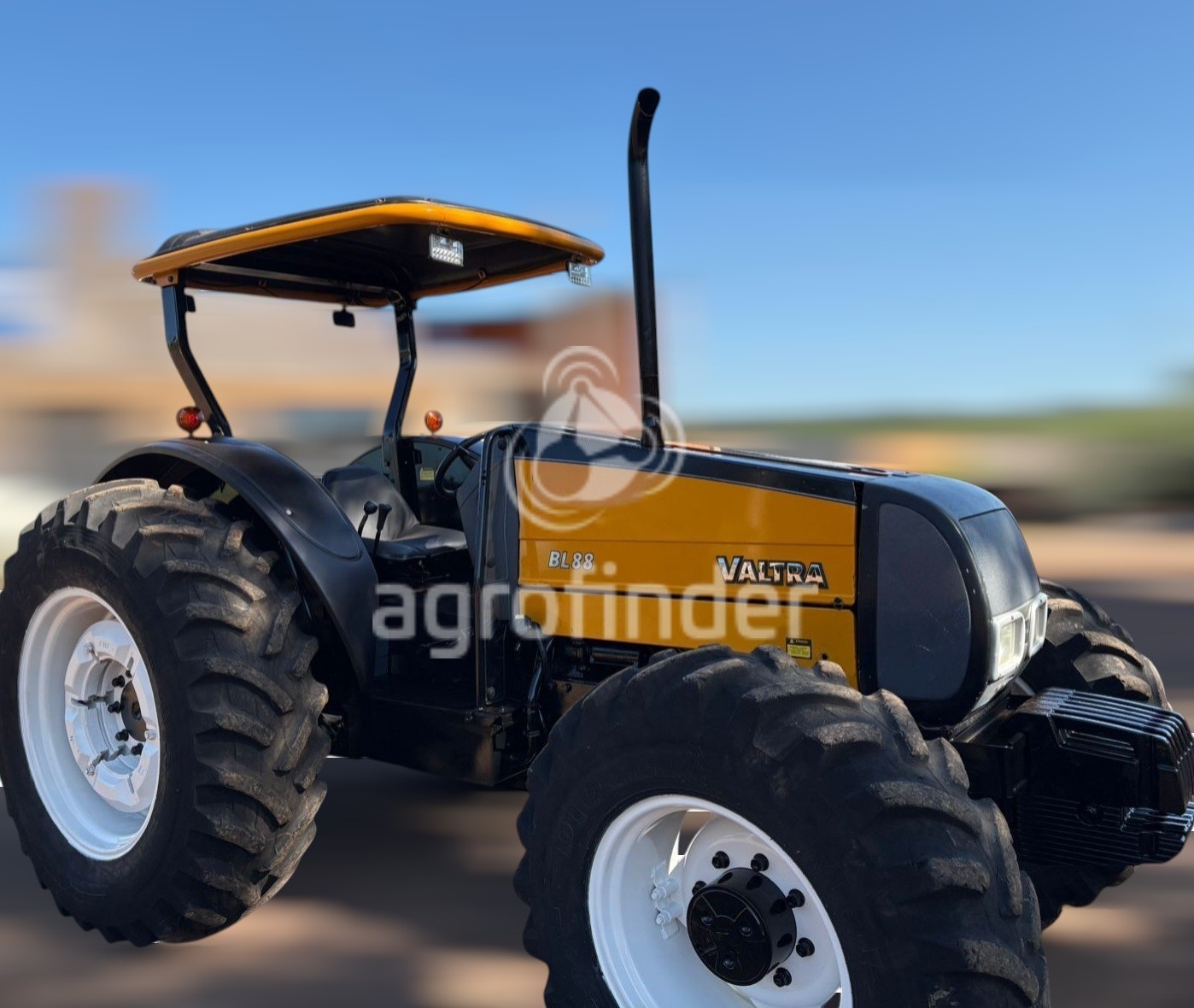 Trator Valtra BL 88 ano 2008 - BL 88 - Máquinas Agrícolas