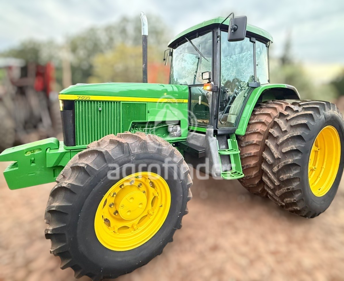 Trator John Deere 7500 ano 2001 - 7500 - Máquinas Agrícolas