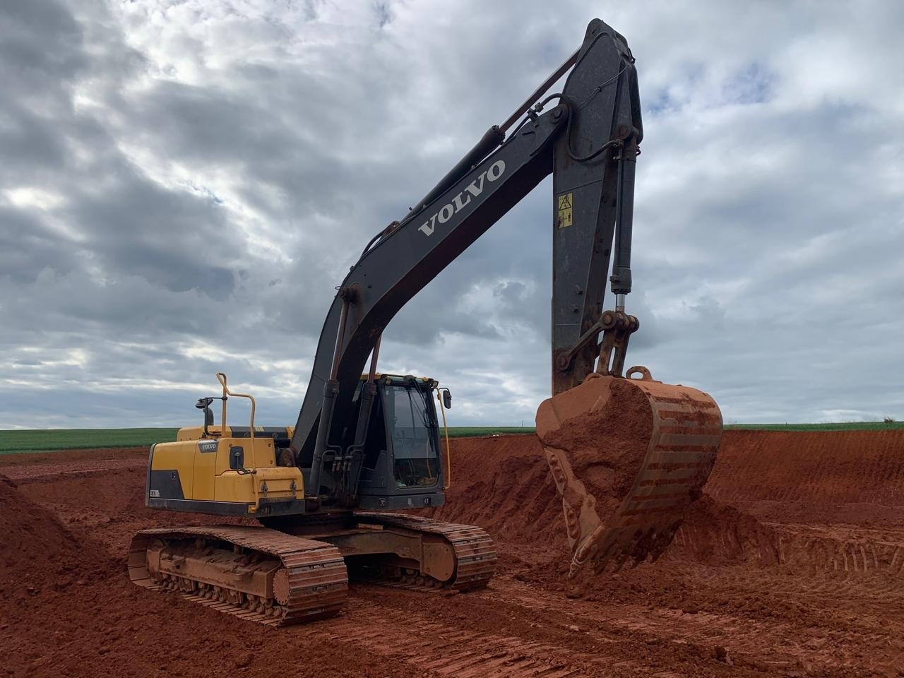 Escavadeira Volvo EC220DL ano 2021 - EC220DL - Máquinas de Linha Amarela