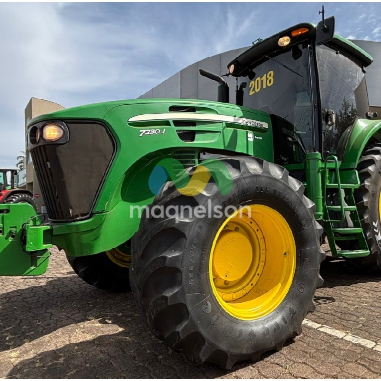 Trator John Deere 7230J ano 2018