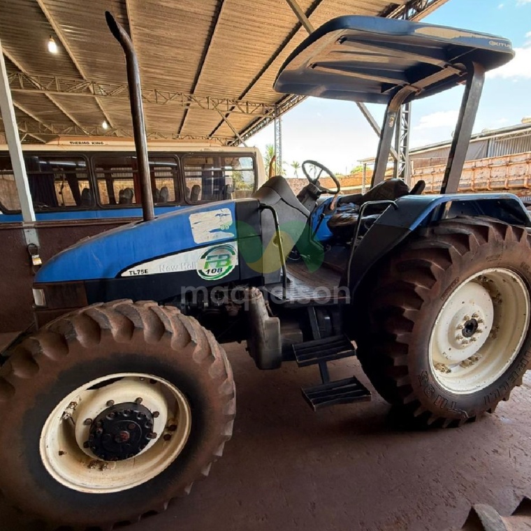 Trator New Holland TL 75 ano 2005