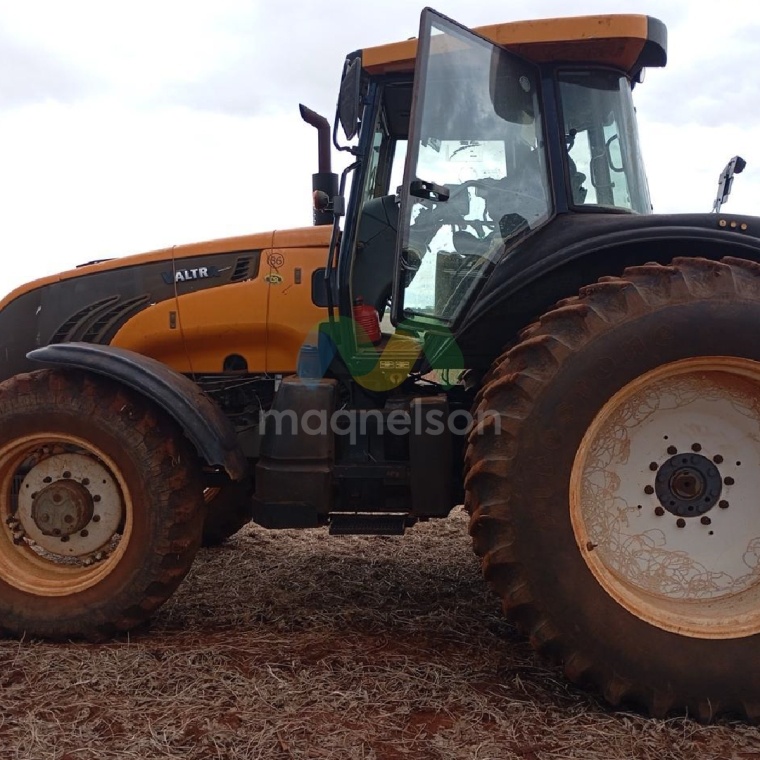 Trator Valtra BT 210 ano 2013