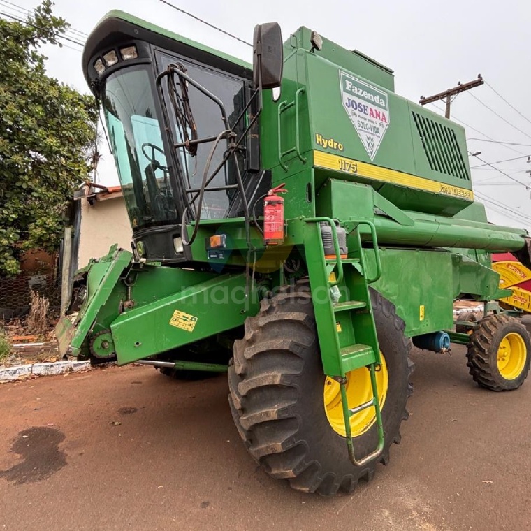 Colheitadeira John Deere 1175 ano 2009