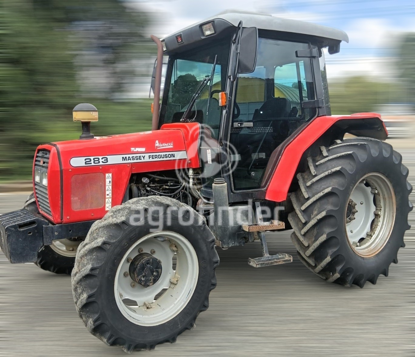 Trator Massey Ferguson MF 283 ano 2007
