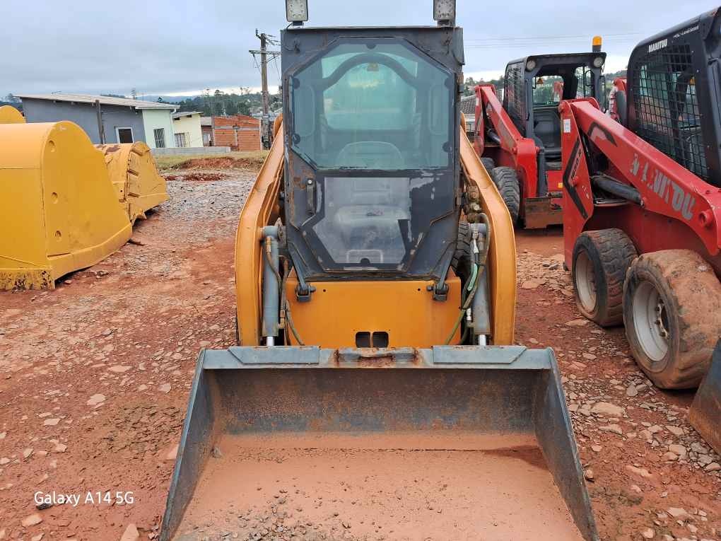 Mini Carregadeira Case SR150B ano 2020