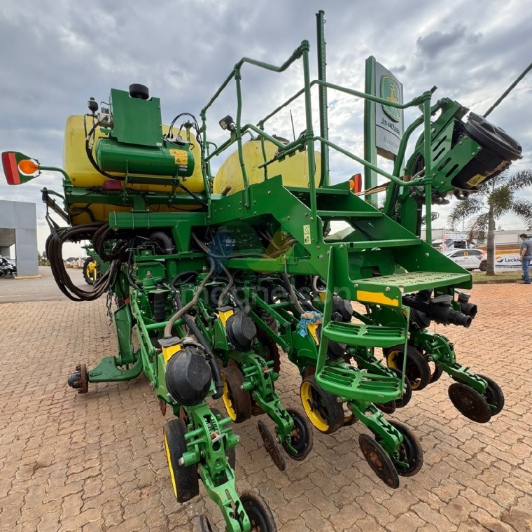 Plantadeira John Deere DB40 ano 2022