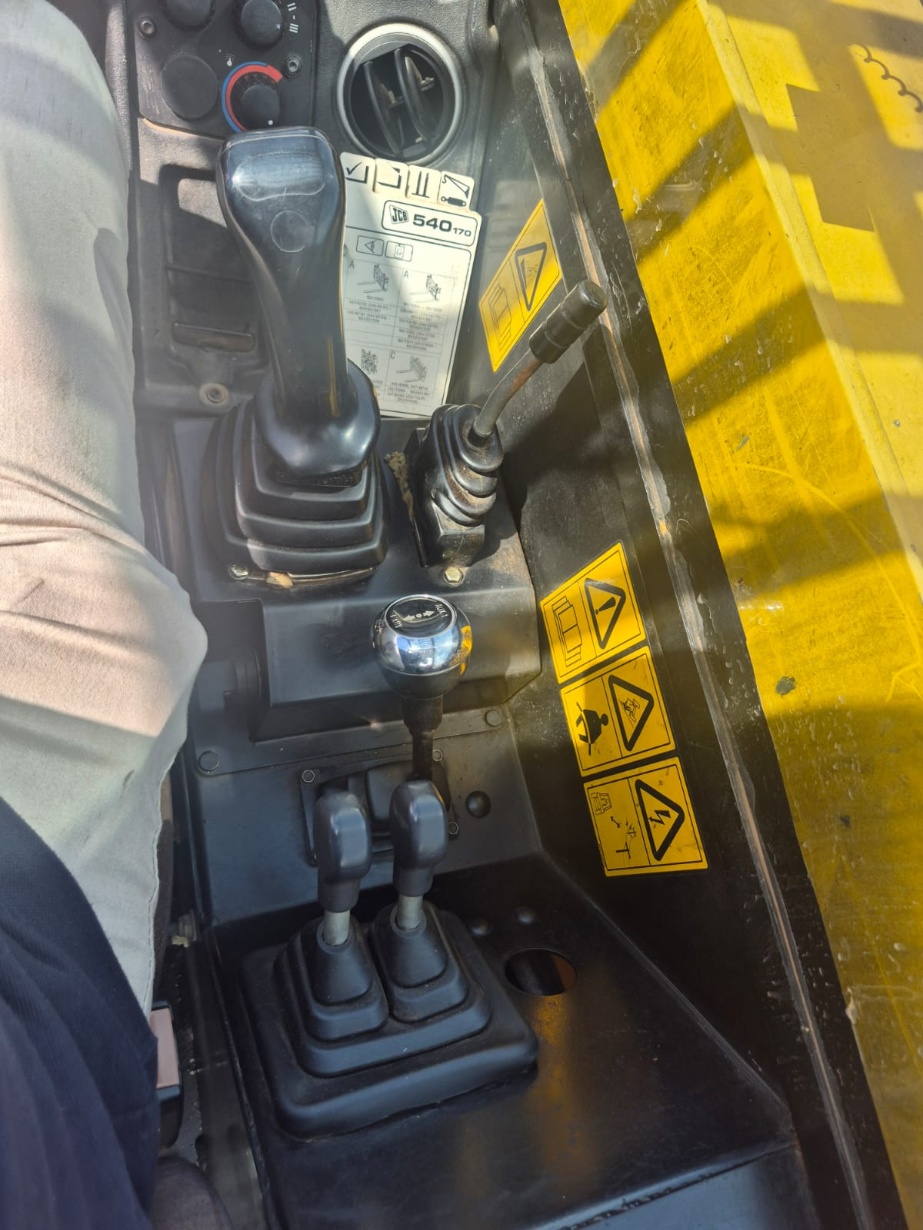 Manipulador Telescópico JCB 540-170 ano 2022